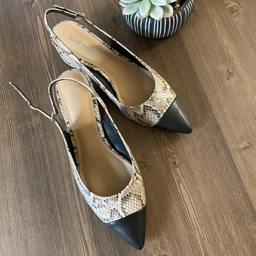 Tenly Slingback Block- Heel Pumps.